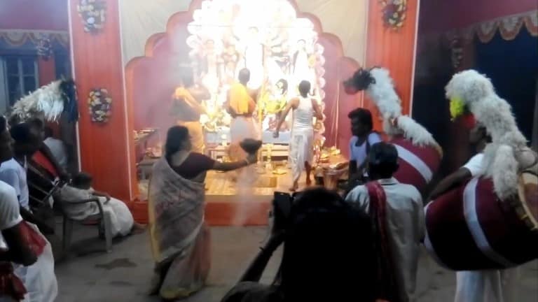 দূর্গা পূজা ধুনুচি নাচ