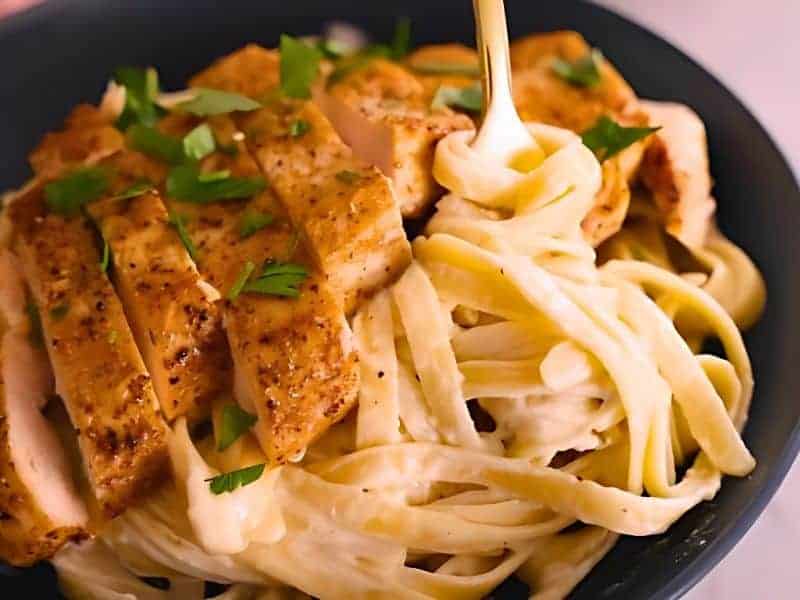 Brewster's Restaurant Chicken Alfredo