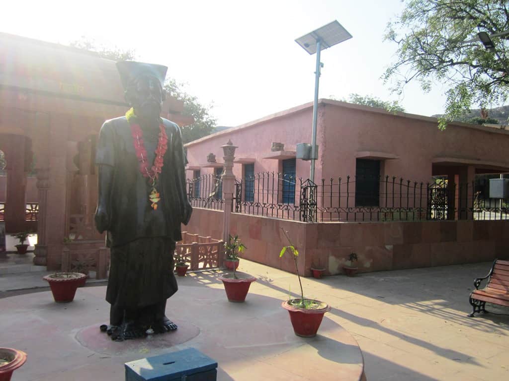 Dashrath Manjhi