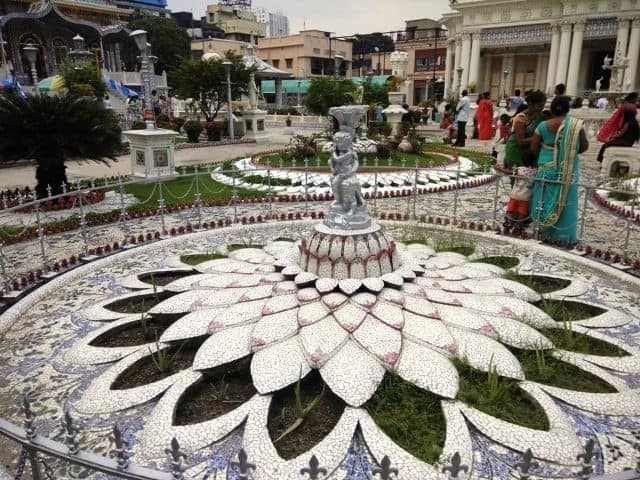 Insight of Paresh Nath temple Kolkata 