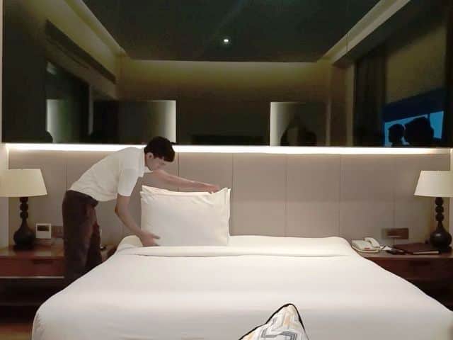 Tipping a hotel maid India