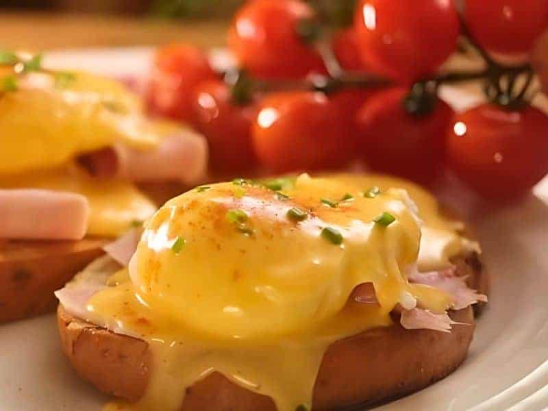 Toast Restaurant Eggs benedict
